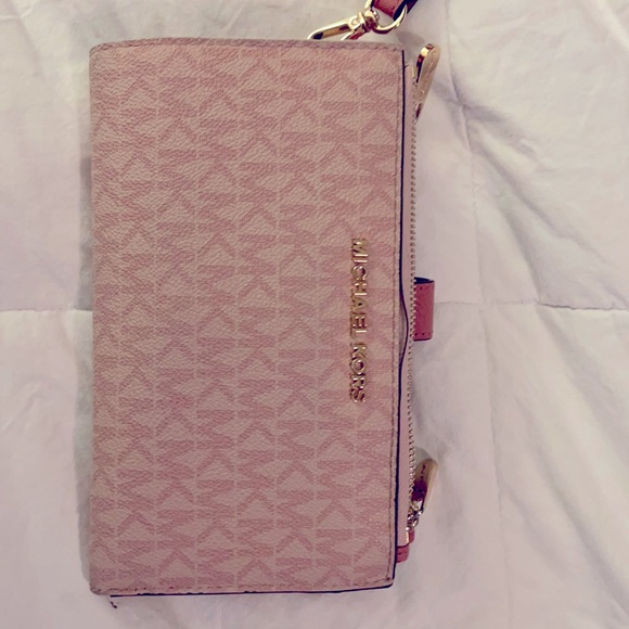 Michael Kors Handbags - Michael Kors signature print, wallet/wristlet